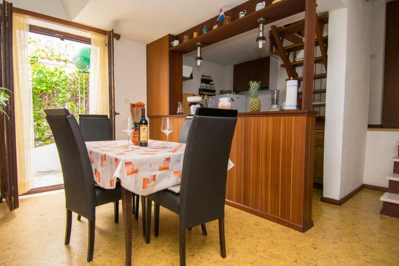 Vacation Home Mirjana Seget Vranjica Kültér fotó