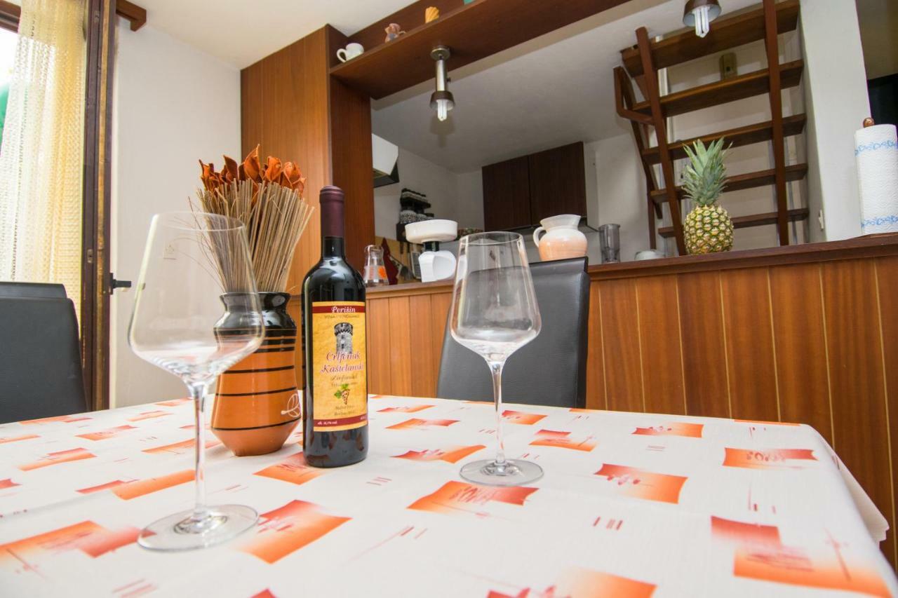 Vacation Home Mirjana Seget Vranjica Kültér fotó